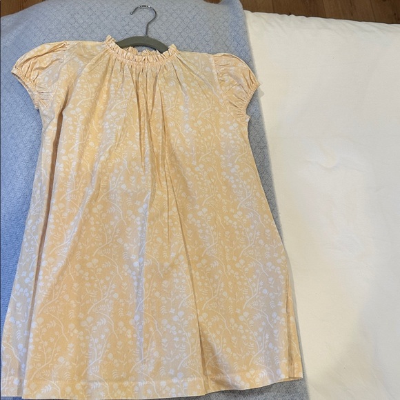 Sun House Children’s - McCall Dress in Emma Chinoiserie Wheat - Size 7 - Picture 3 of 3
